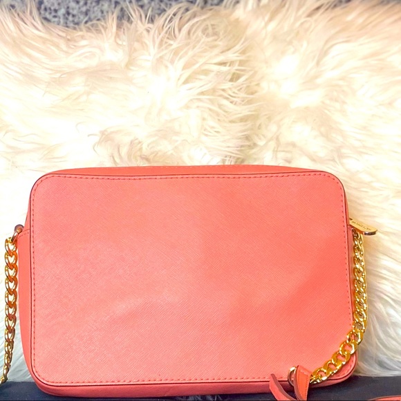 Michael Kors Pink Jet Set Large Crossbody Purse - Picture 6 of 8